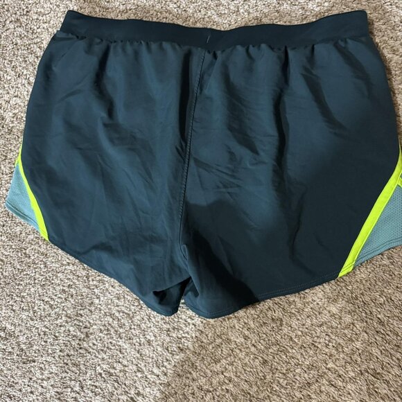 Under Armour Shorts Womens Large Black Green Neon HeatGear Running Split Liner - Picture 4 of 7